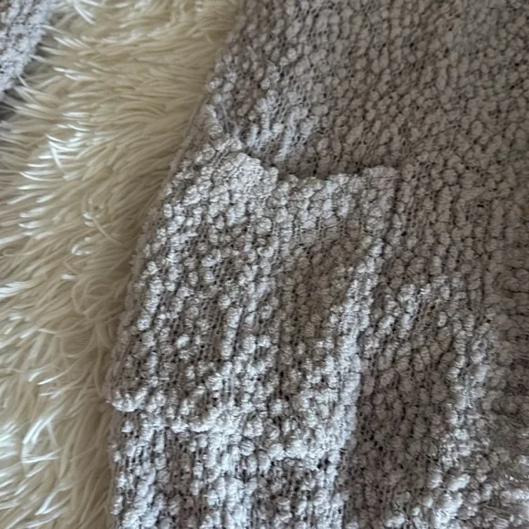 Women's popcorn sweater! - Picture 5 of 5